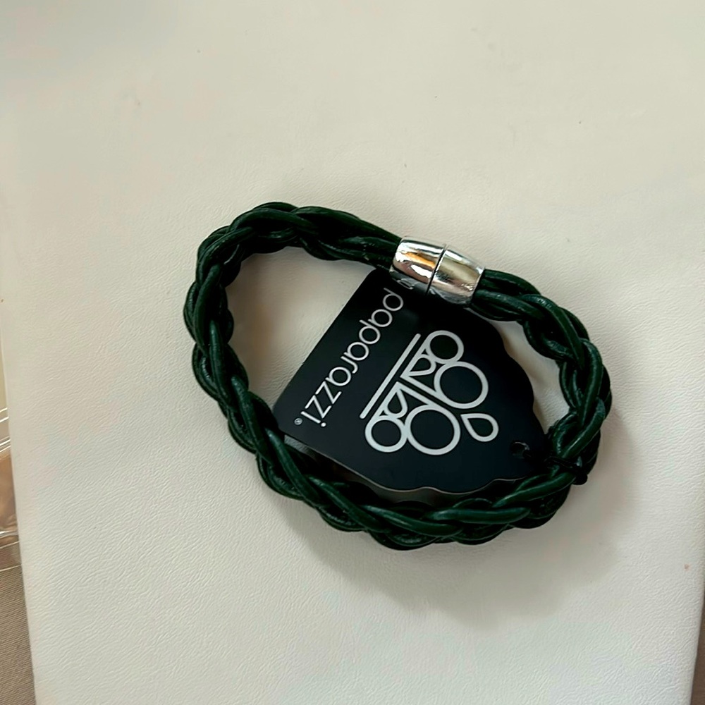 Unisex green bracelet